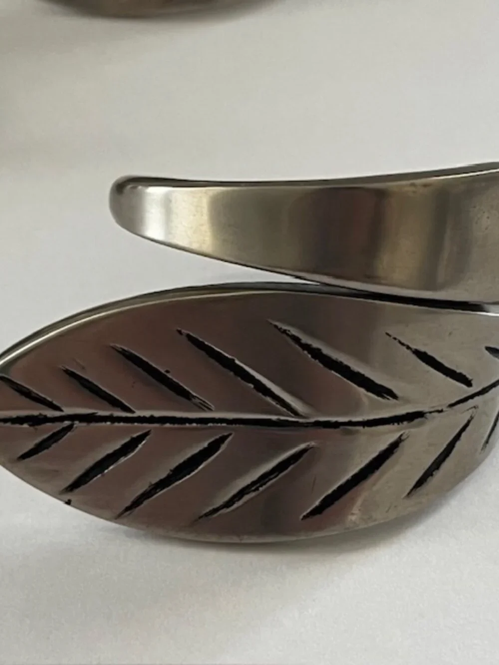 Napkin Rings Metal Silver Heavy Duty Leaf Design - Set of 6